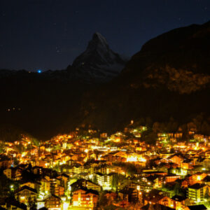 Vista noctura de Zermatt